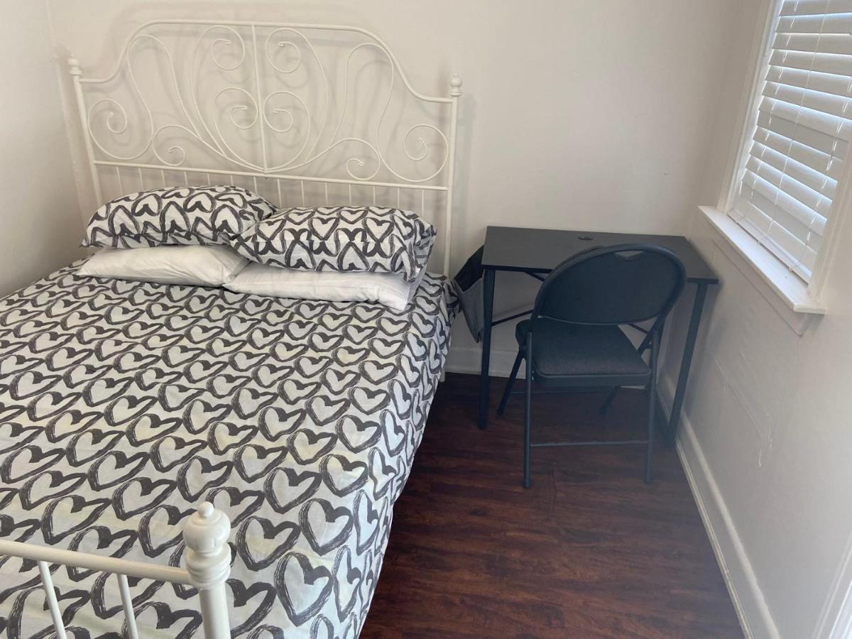 Budget Quad Room With En Suite Bathroom 36B Toronto Exterior foto