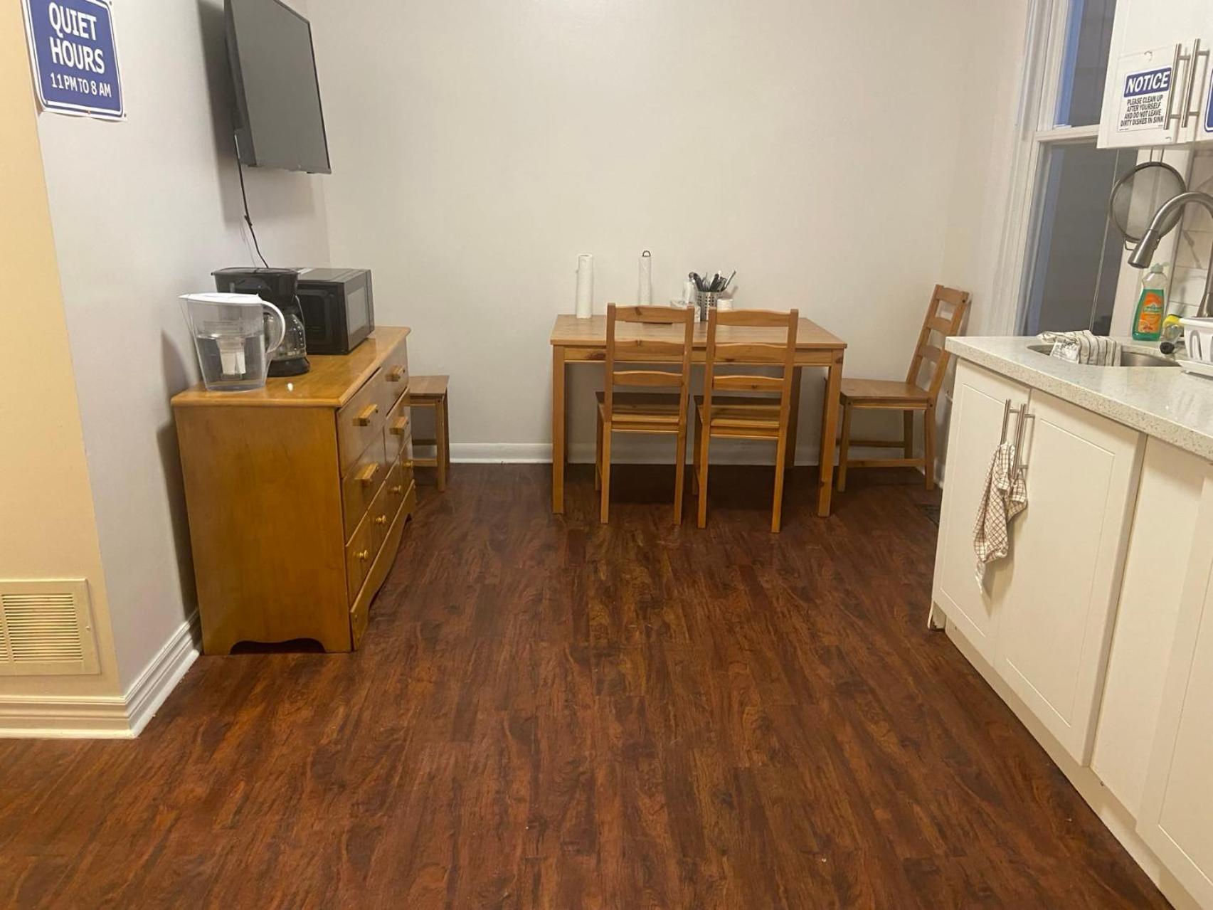 Budget Quad Room With En Suite Bathroom 36B Toronto Exterior foto